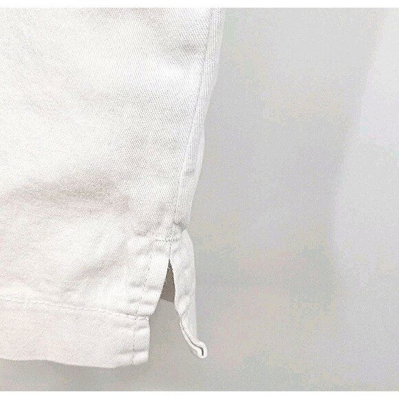 Denim & Co Womens Capri Shorts Size Medium White Pull On Elastic Front Pockets - Picture 3 of 6